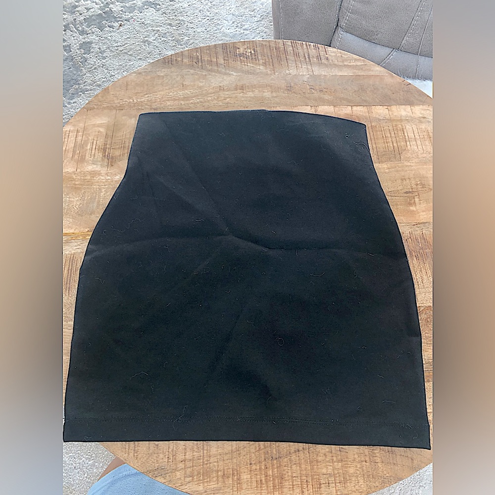 Fashion Nova black mini skirt